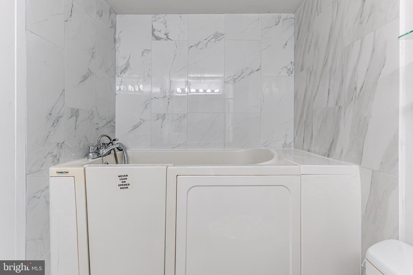 200 N PICKETT ST N #311, ALEXANDRIA, Virginia 22304, 2 Bedrooms Bedrooms, ,2 BathroomsBathrooms,Residential,For sale,200 N PICKETT ST N #311,VAAX2047682 MLS # VAAX2047682
