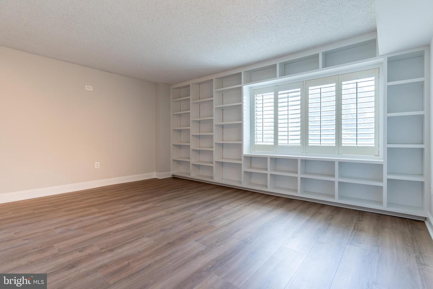 200 N PICKETT ST N #311, ALEXANDRIA, Virginia 22304, 2 Bedrooms Bedrooms, ,2 BathroomsBathrooms,Residential,For sale,200 N PICKETT ST N #311,VAAX2047682 MLS # VAAX2047682