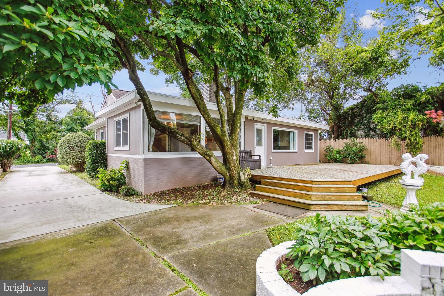 6816 ARLINGTON BLVD, FALLS CHURCH, Virginia 22042, 3 Bedrooms Bedrooms, ,2 BathroomsBathrooms,Residential,For sale,6816 ARLINGTON BLVD,VAFX2256624 MLS # VAFX2256624