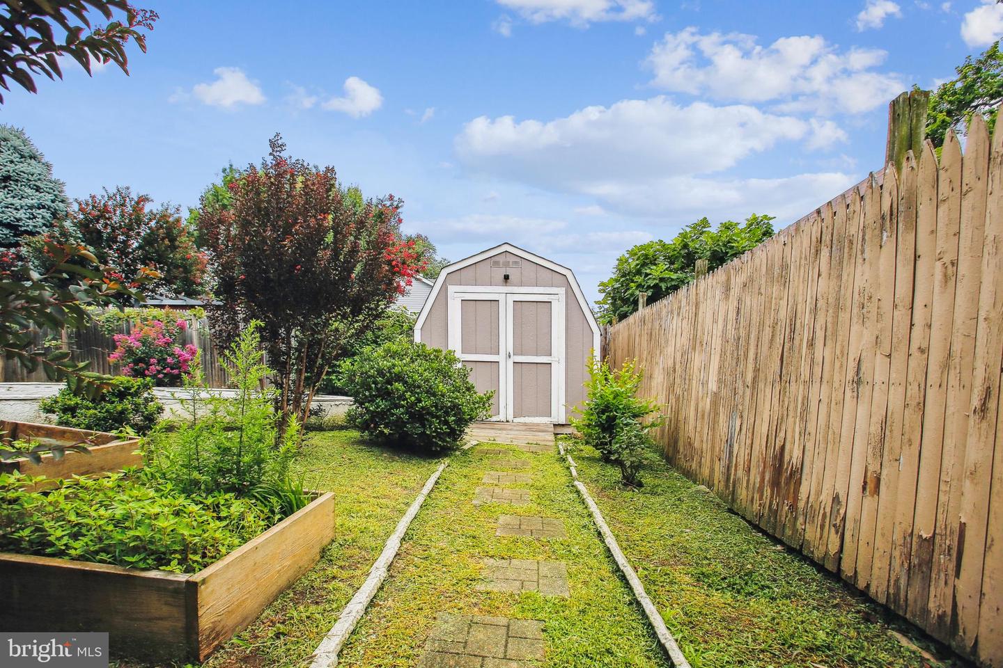 6816 ARLINGTON BLVD, FALLS CHURCH, Virginia 22042, 3 Bedrooms Bedrooms, ,2 BathroomsBathrooms,Residential,For sale,6816 ARLINGTON BLVD,VAFX2256624 MLS # VAFX2256624