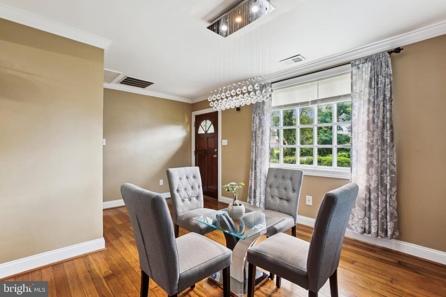 6816 ARLINGTON BLVD, FALLS CHURCH, Virginia 22042, 3 Bedrooms Bedrooms, ,2 BathroomsBathrooms,Residential,For sale,6816 ARLINGTON BLVD,VAFX2256624 MLS # VAFX2256624