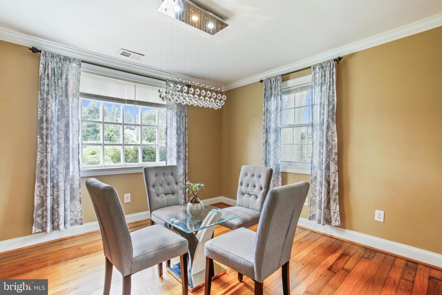 6816 ARLINGTON BLVD, FALLS CHURCH, Virginia 22042, 3 Bedrooms Bedrooms, ,2 BathroomsBathrooms,Residential,For sale,6816 ARLINGTON BLVD,VAFX2256624 MLS # VAFX2256624