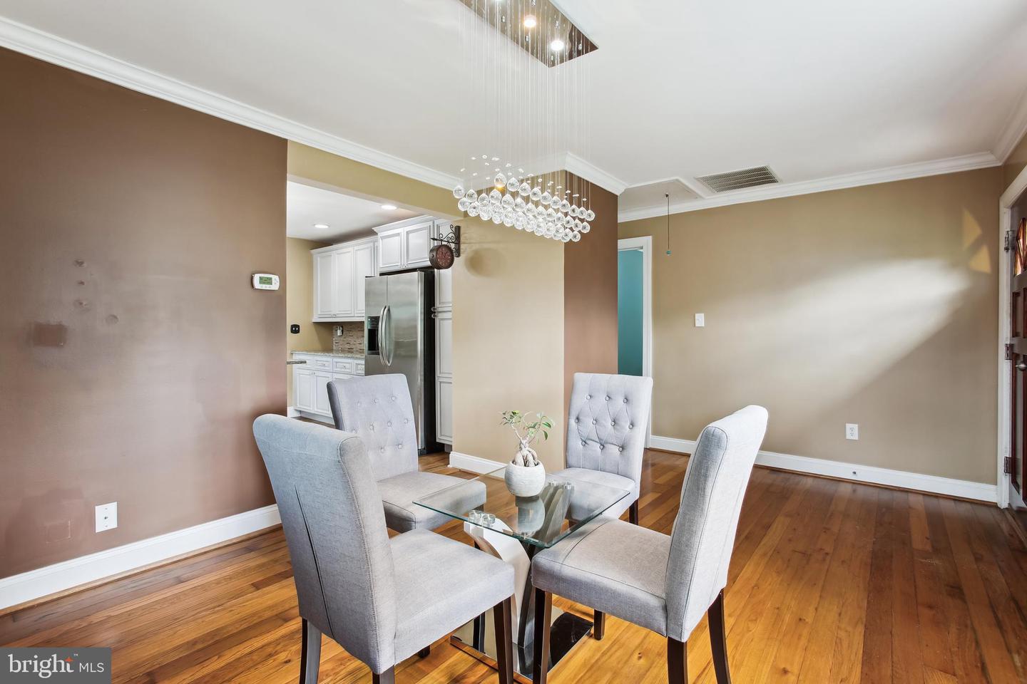 6816 ARLINGTON BLVD, FALLS CHURCH, Virginia 22042, 3 Bedrooms Bedrooms, ,2 BathroomsBathrooms,Residential,For sale,6816 ARLINGTON BLVD,VAFX2256624 MLS # VAFX2256624
