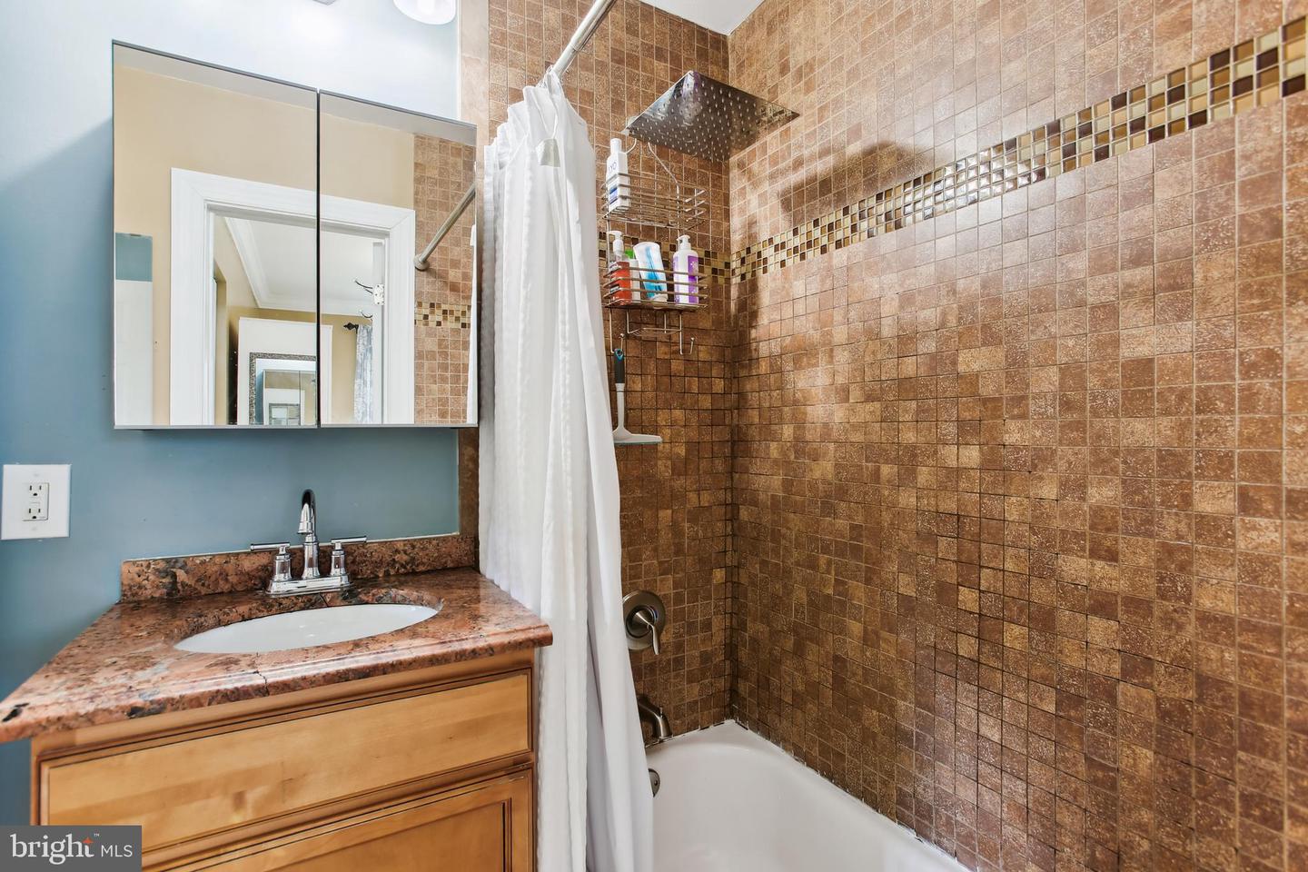 6816 ARLINGTON BLVD, FALLS CHURCH, Virginia 22042, 3 Bedrooms Bedrooms, ,2 BathroomsBathrooms,Residential,For sale,6816 ARLINGTON BLVD,VAFX2256624 MLS # VAFX2256624