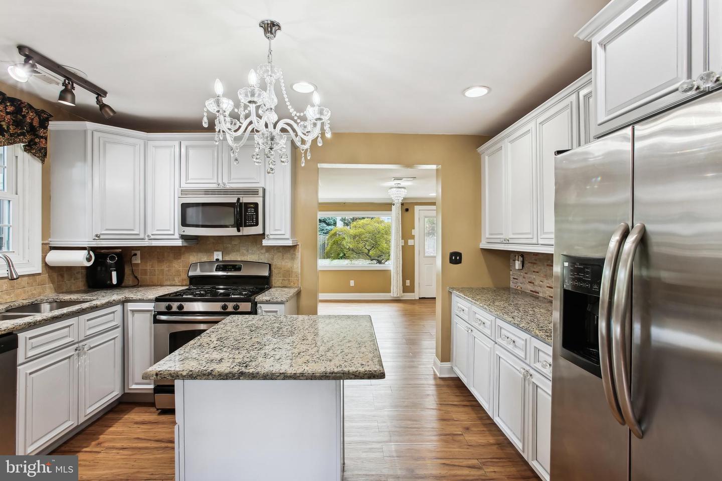 6816 ARLINGTON BLVD, FALLS CHURCH, Virginia 22042, 3 Bedrooms Bedrooms, ,2 BathroomsBathrooms,Residential,For sale,6816 ARLINGTON BLVD,VAFX2256624 MLS # VAFX2256624