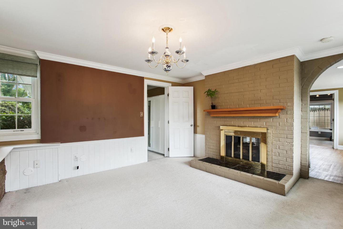 6816 ARLINGTON BLVD, FALLS CHURCH, Virginia 22042, 3 Bedrooms Bedrooms, ,2 BathroomsBathrooms,Residential,For sale,6816 ARLINGTON BLVD,VAFX2256624 MLS # VAFX2256624