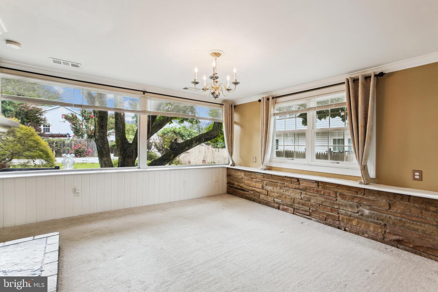 6816 ARLINGTON BLVD, FALLS CHURCH, Virginia 22042, 3 Bedrooms Bedrooms, ,2 BathroomsBathrooms,Residential,For sale,6816 ARLINGTON BLVD,VAFX2256624 MLS # VAFX2256624