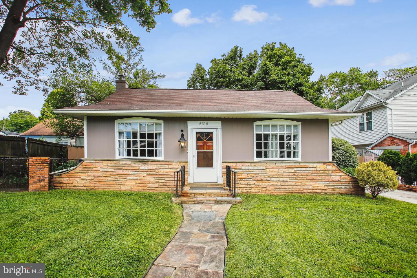 6816 ARLINGTON BLVD, FALLS CHURCH, Virginia 22042, 3 Bedrooms Bedrooms, ,2 BathroomsBathrooms,Residential,For sale,6816 ARLINGTON BLVD,VAFX2256624 MLS # VAFX2256624