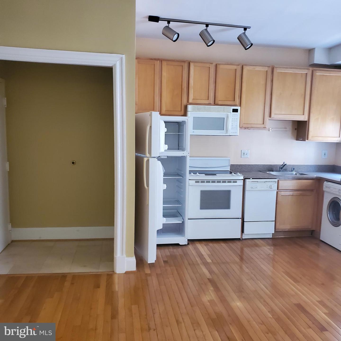 1401 COLUMBIA RD NW #307, WASHINGTON, District Of Columbia 20009, 1 Bedroom Bedrooms, ,1 BathroomBathrooms,Residential,For sale,1401 COLUMBIA RD NW #307,DCDC2211316 MLS # DCDC2211316