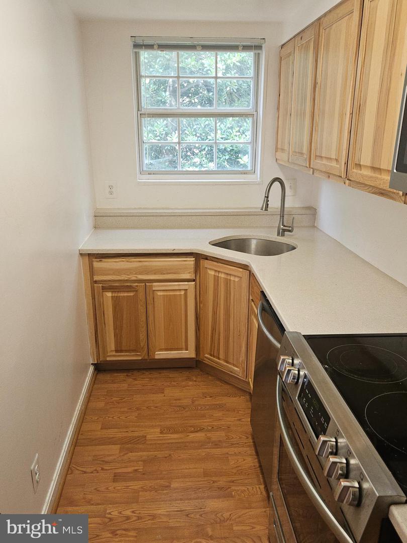 2916 PEYTON RANDOLPH DR #158, FALLS CHURCH, Virginia 22044, 1 Bedroom Bedrooms, ,1 BathroomBathrooms,Residential,For sale,2916 PEYTON RANDOLPH DR #158,VAFX2256644 MLS # VAFX2256644