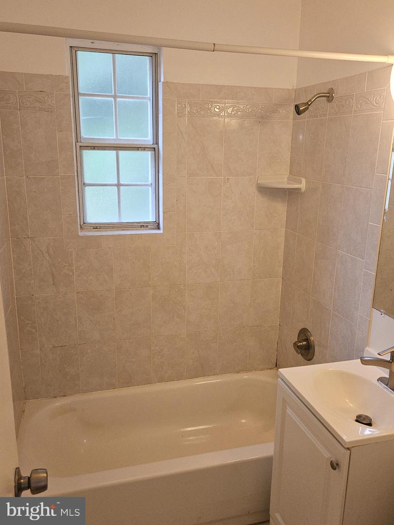 2916 PEYTON RANDOLPH DR #158, FALLS CHURCH, Virginia 22044, 1 Bedroom Bedrooms, ,1 BathroomBathrooms,Residential,For sale,2916 PEYTON RANDOLPH DR #158,VAFX2256644 MLS # VAFX2256644