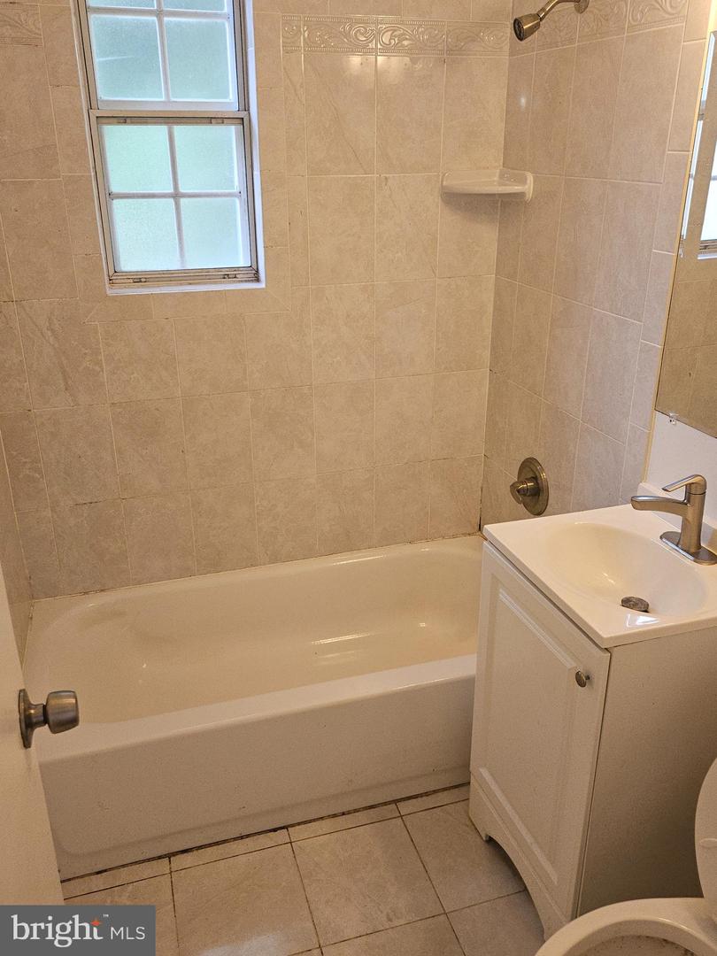 2916 PEYTON RANDOLPH DR #158, FALLS CHURCH, Virginia 22044, 1 Bedroom Bedrooms, ,1 BathroomBathrooms,Residential,For sale,2916 PEYTON RANDOLPH DR #158,VAFX2256644 MLS # VAFX2256644