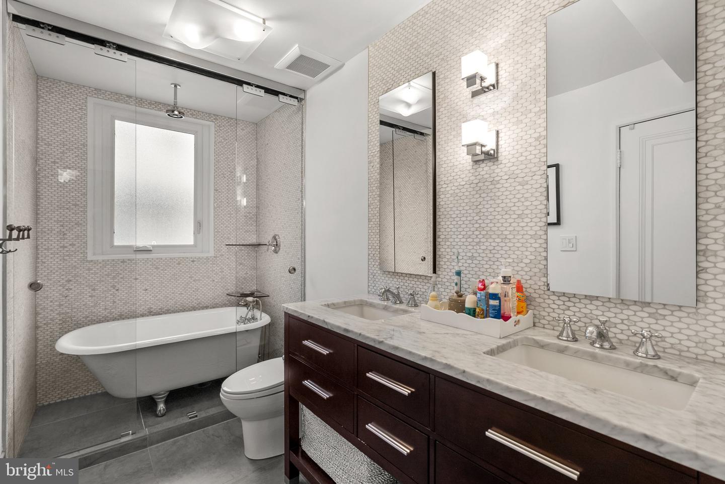2815 39TH ST NW, WASHINGTON, District Of Columbia 20007, 6 Bedrooms Bedrooms, ,4 BathroomsBathrooms,Residential,For sale,2815 39TH ST NW,DCDC2211332 MLS # DCDC2211332