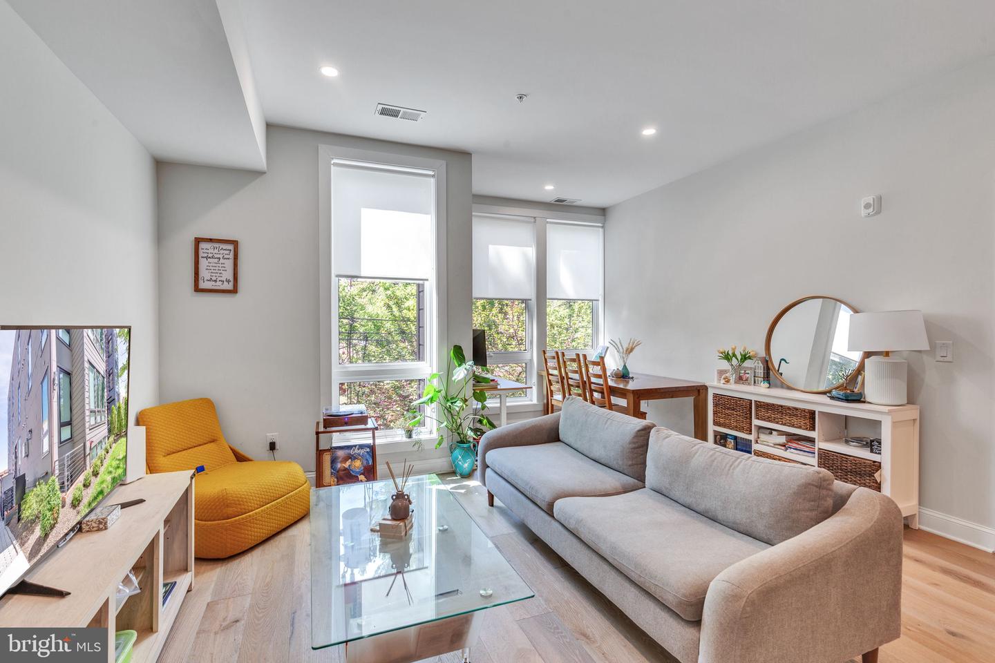 4319 HARRISON ST NW #6, WASHINGTON, District Of Columbia 20015, 2 Bedrooms Bedrooms, ,2 BathroomsBathrooms,Residential,For sale,4319 HARRISON ST NW #6,DCDC2211336 MLS # DCDC2211336