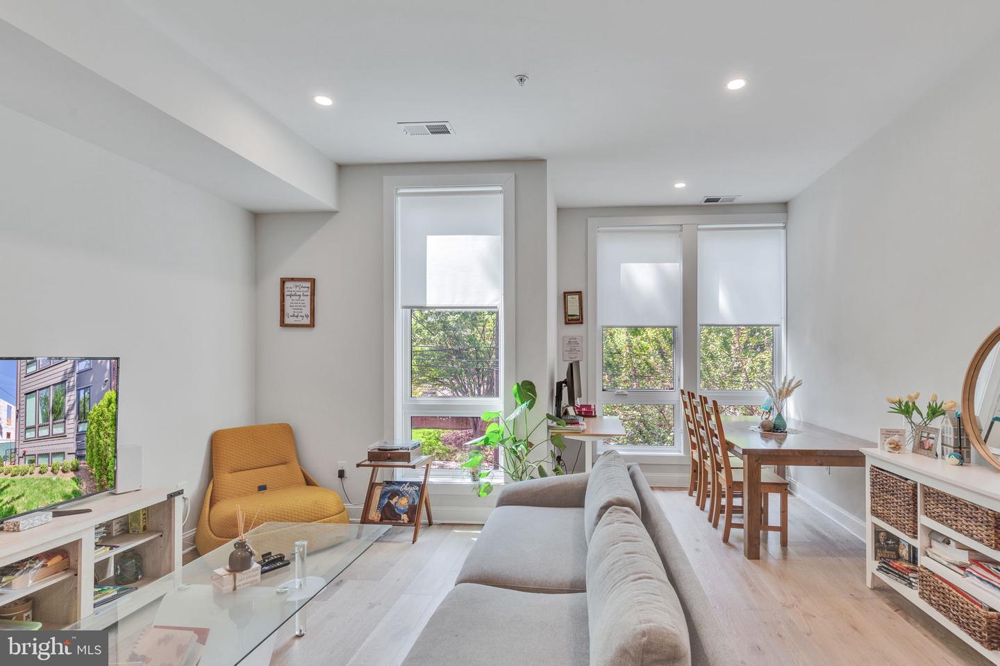 4319 HARRISON ST NW #6, WASHINGTON, District Of Columbia 20015, 2 Bedrooms Bedrooms, ,2 BathroomsBathrooms,Residential,For sale,4319 HARRISON ST NW #6,DCDC2211336 MLS # DCDC2211336