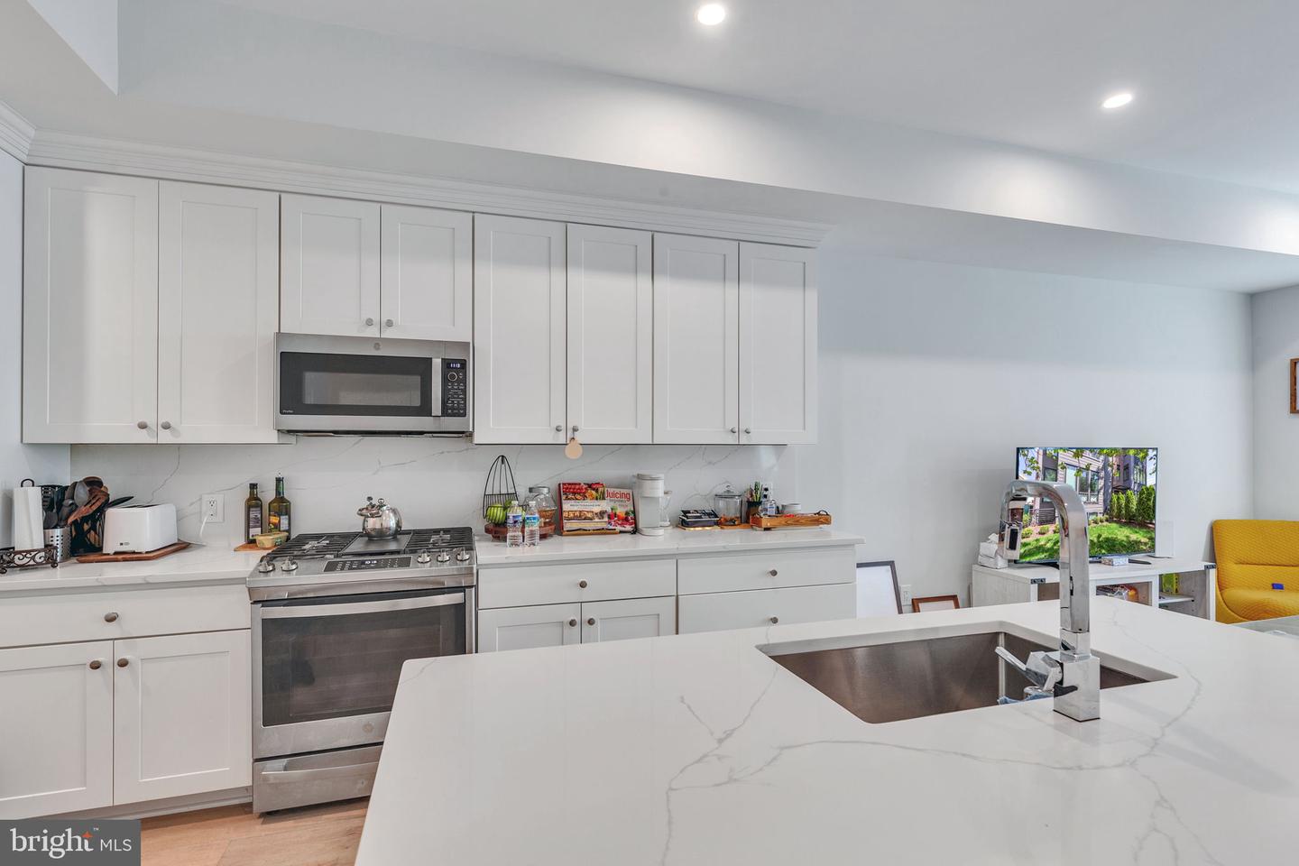 4319 HARRISON ST NW #6, WASHINGTON, District Of Columbia 20015, 2 Bedrooms Bedrooms, ,2 BathroomsBathrooms,Residential,For sale,4319 HARRISON ST NW #6,DCDC2211336 MLS # DCDC2211336