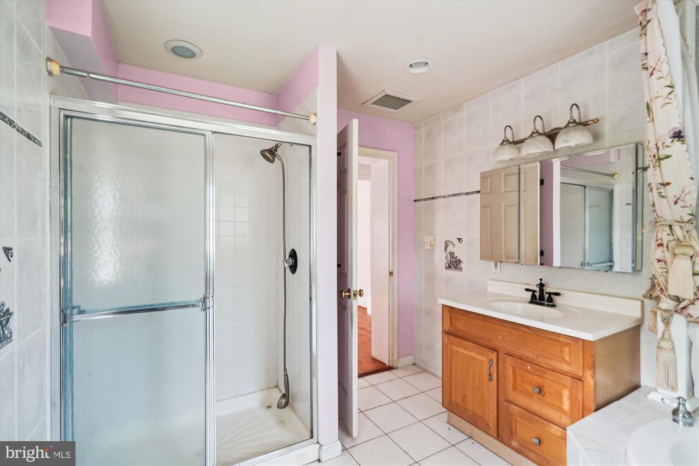 1295 COLVIN FOREST DR, VIENNA, Virginia 22182, 6 Bedrooms Bedrooms, ,3 BathroomsBathrooms,Residential,For sale,1295 COLVIN FOREST DR,VAFX2256656 MLS # VAFX2256656