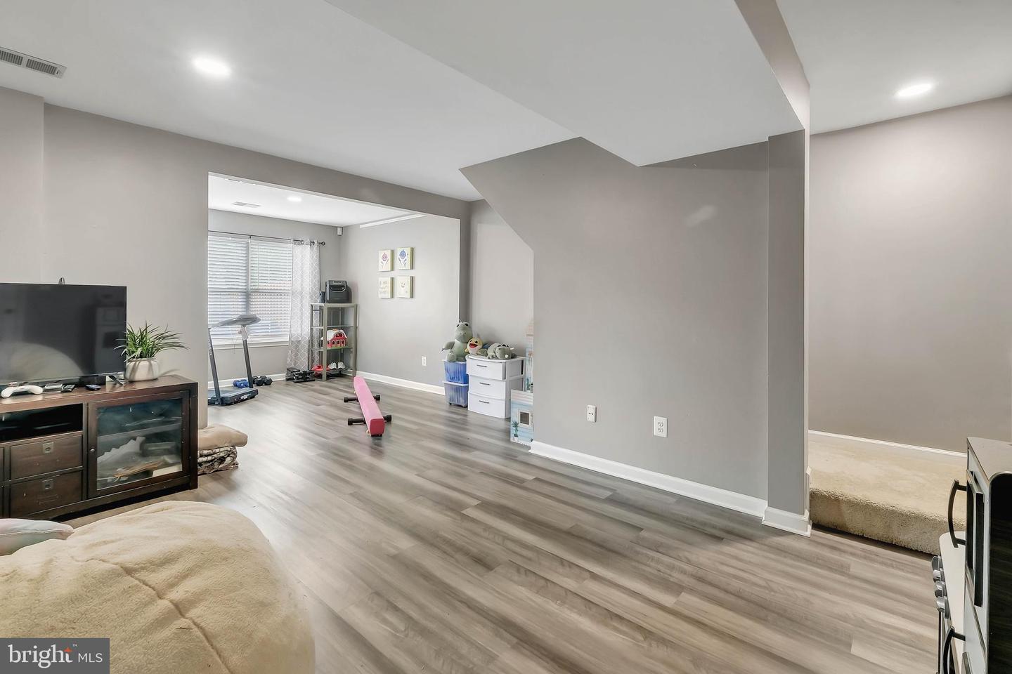 277 GOLDEN LARCH TER NE, LEESBURG, Virginia 20176, 3 Bedrooms Bedrooms, ,2 BathroomsBathrooms,Residential,For sale,277 GOLDEN LARCH TER NE,VALO2102826 MLS # VALO2102826