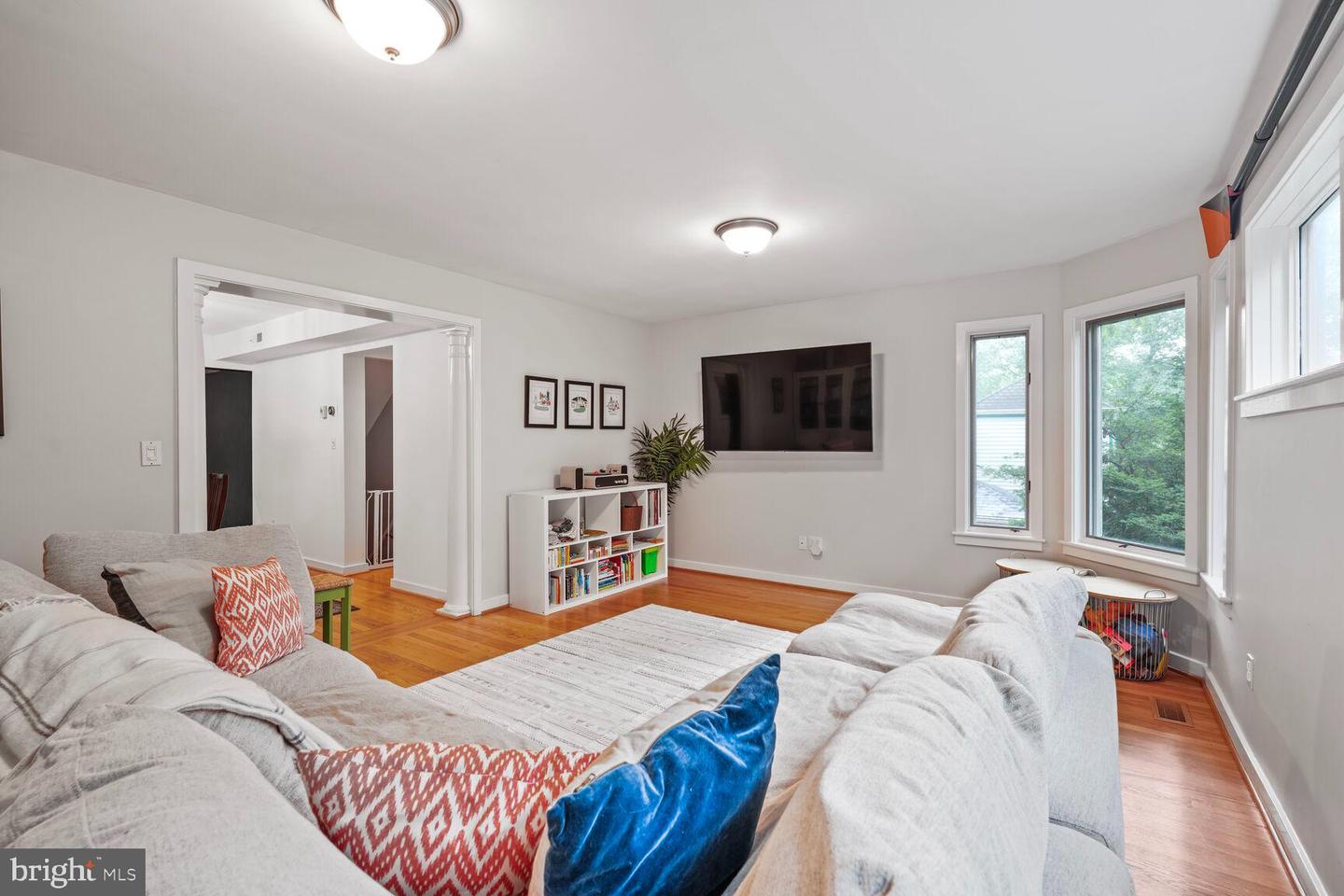 3030 N QUINCY ST, ARLINGTON, Virginia 22207, 4 Bedrooms Bedrooms, ,3 BathroomsBathrooms,Residential,For sale,3030 N QUINCY ST,VAAR2061156 MLS # VAAR2061156