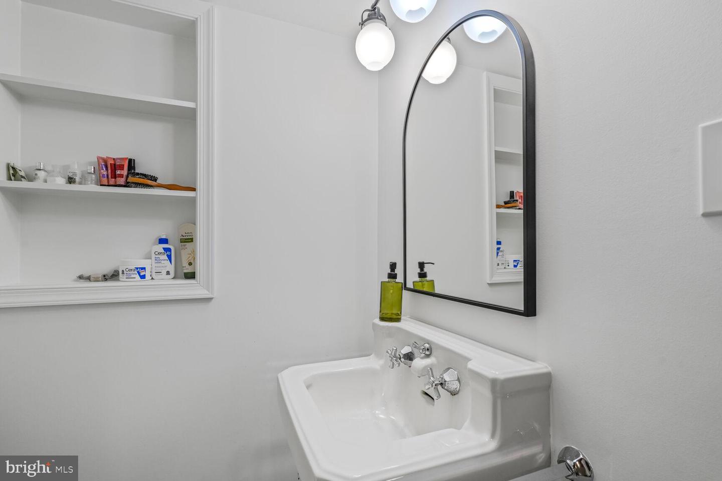 3030 N QUINCY ST, ARLINGTON, Virginia 22207, 4 Bedrooms Bedrooms, ,3 BathroomsBathrooms,Residential,For sale,3030 N QUINCY ST,VAAR2061156 MLS # VAAR2061156
