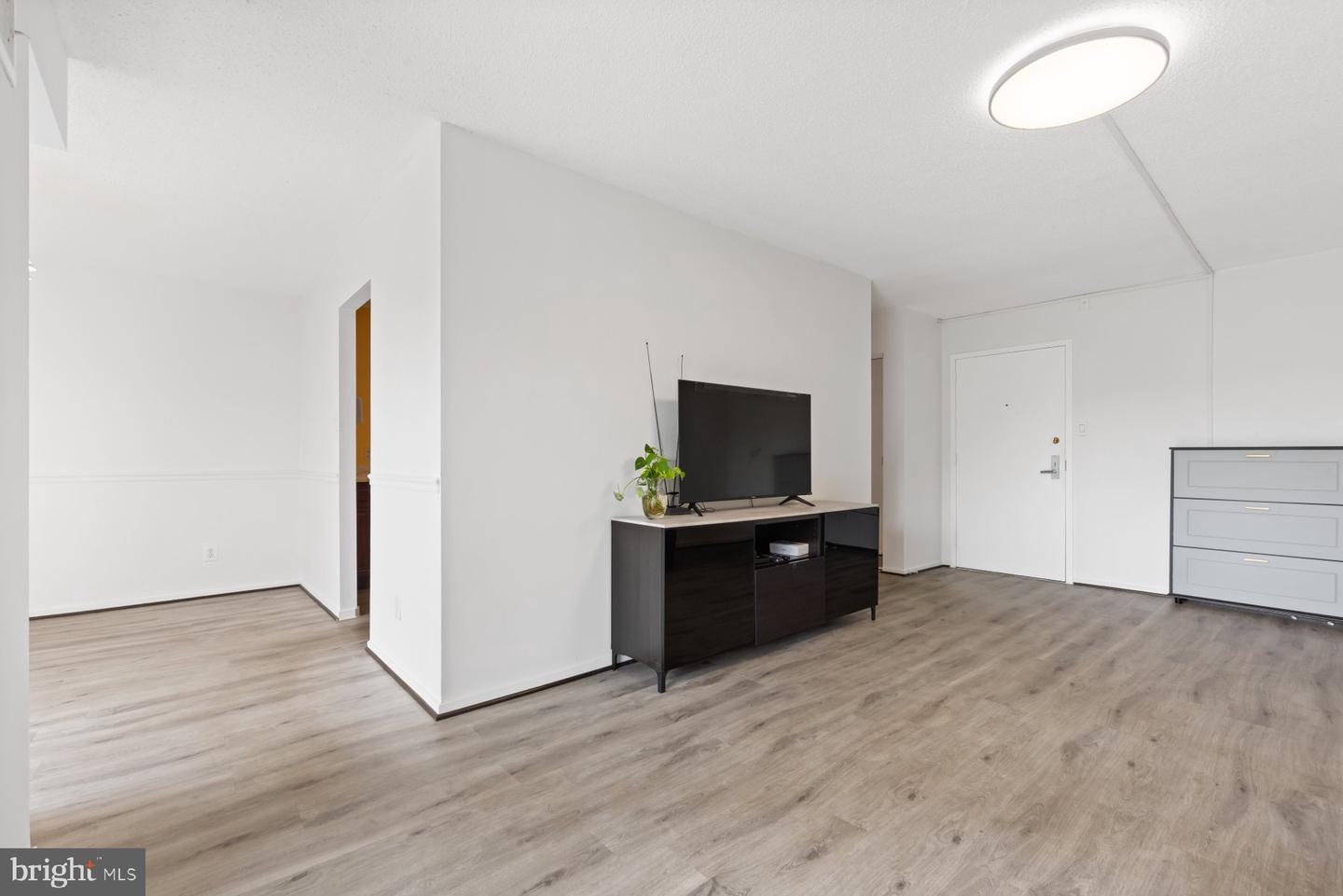 2311 PIMMIT DR #606, FALLS CHURCH, Virginia 22043, 1 Bedroom Bedrooms, ,1 BathroomBathrooms,Residential,For sale,2311 PIMMIT DR #606,VAFX2256668 MLS # VAFX2256668