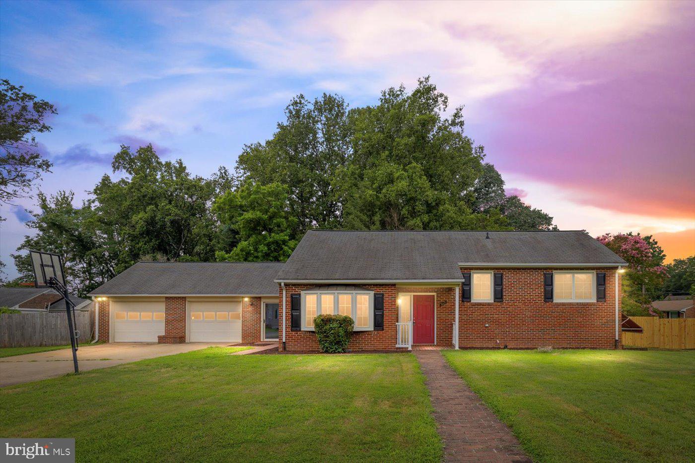 300 PHILLIPS ST, FREDERICKSBURG, Virginia 22405, 4 Bedrooms Bedrooms, ,2 BathroomsBathrooms,Residential,For sale,300 PHILLIPS ST,VAST2041010 MLS # VAST2041010