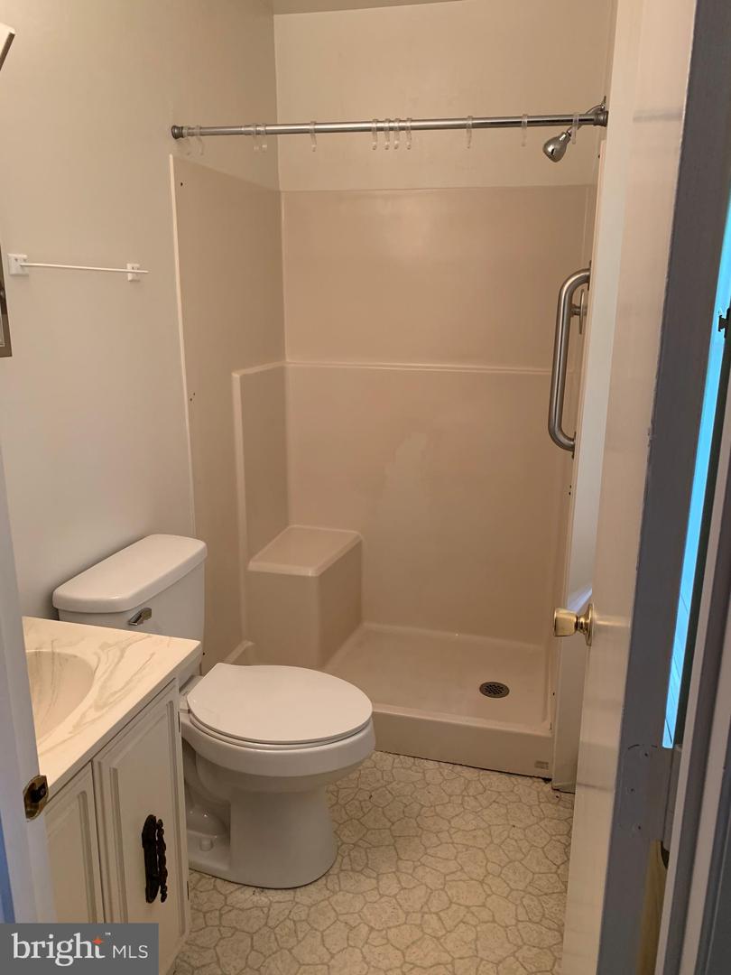 4515 SHIRLEY GATE RD, FAIRFAX, Virginia 22030, 4 Bedrooms Bedrooms, ,2 BathroomsBathrooms,Residential,For sale,4515 SHIRLEY GATE RD,VAFX2256678 MLS # VAFX2256678
