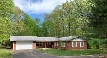 4515 SHIRLEY GATE RD, FAIRFAX, Virginia 22030, 4 Bedrooms Bedrooms, ,2 BathroomsBathrooms,Residential,For sale,4515 SHIRLEY GATE RD,VAFX2256678 MLS # VAFX2256678