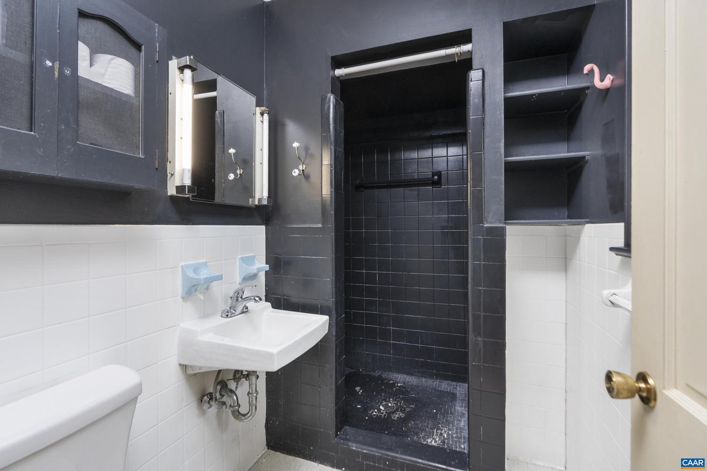 814 N COALTER ST, STAUNTON, Virginia 24401, 4 Bedrooms Bedrooms, ,3 BathroomsBathrooms,Residential,For sale,814 N COALTER ST,666960 MLS # 666960