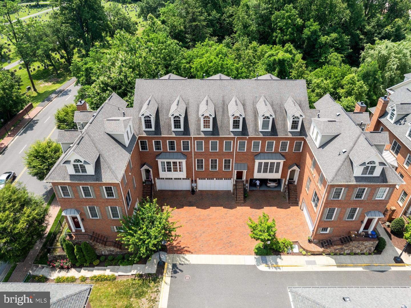 10665 YORKTOWN CT, FAIRFAX, Virginia 22030, 3 Bedrooms Bedrooms, ,3 BathroomsBathrooms,Residential,For sale,10665 YORKTOWN CT,VAFC2006674 MLS # VAFC2006674