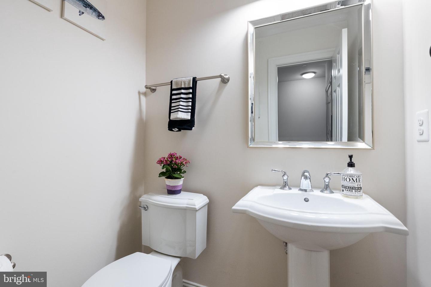 10665 YORKTOWN CT, FAIRFAX, Virginia 22030, 3 Bedrooms Bedrooms, ,3 BathroomsBathrooms,Residential,For sale,10665 YORKTOWN CT,VAFC2006674 MLS # VAFC2006674