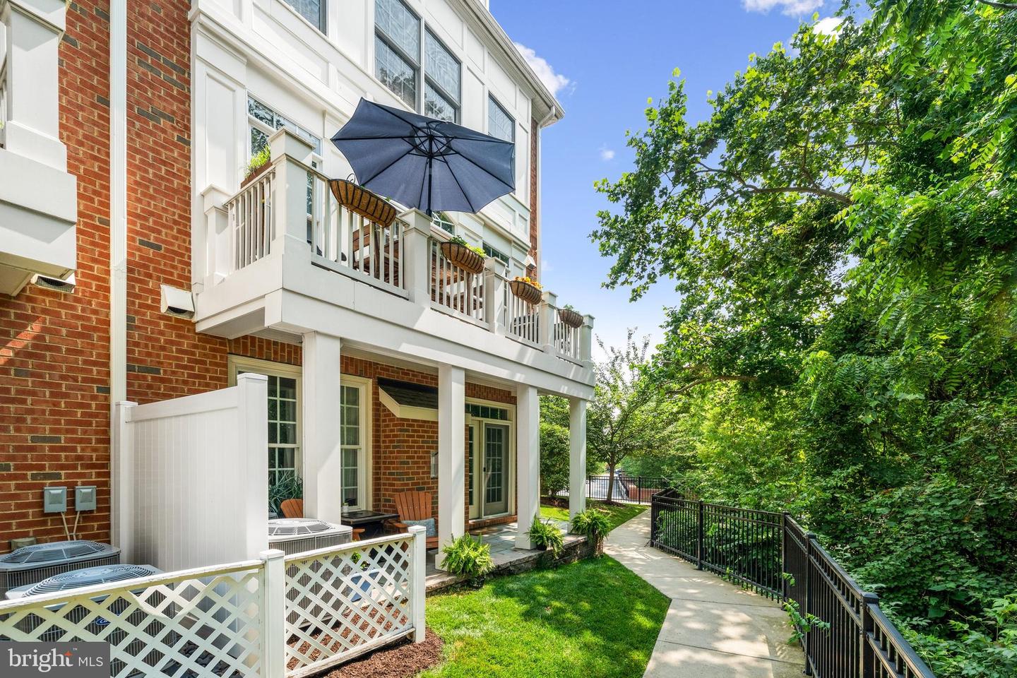 10665 YORKTOWN CT, FAIRFAX, Virginia 22030, 3 Bedrooms Bedrooms, ,3 BathroomsBathrooms,Residential,For sale,10665 YORKTOWN CT,VAFC2006674 MLS # VAFC2006674