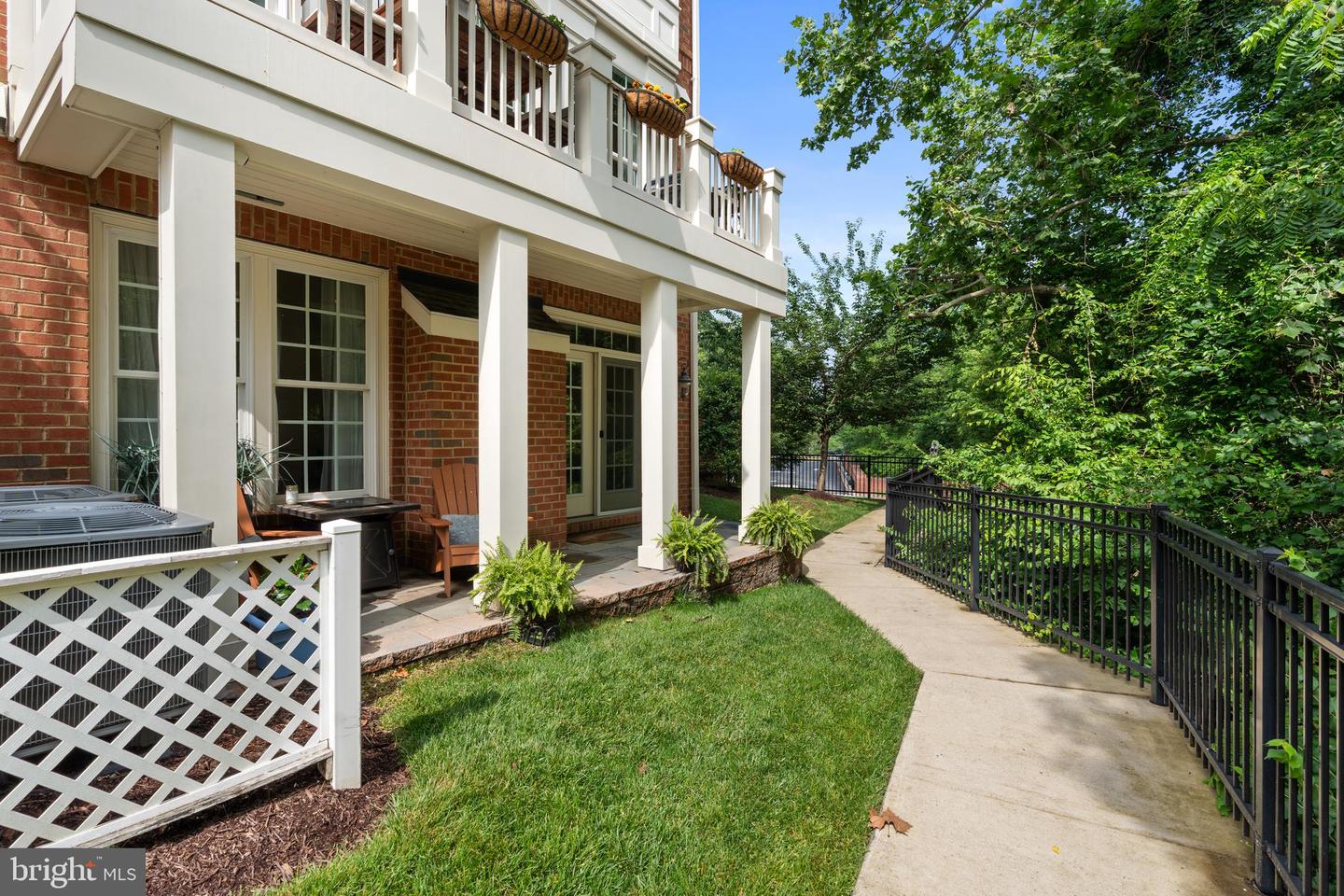 10665 YORKTOWN CT, FAIRFAX, Virginia 22030, 3 Bedrooms Bedrooms, ,3 BathroomsBathrooms,Residential,For sale,10665 YORKTOWN CT,VAFC2006674 MLS # VAFC2006674