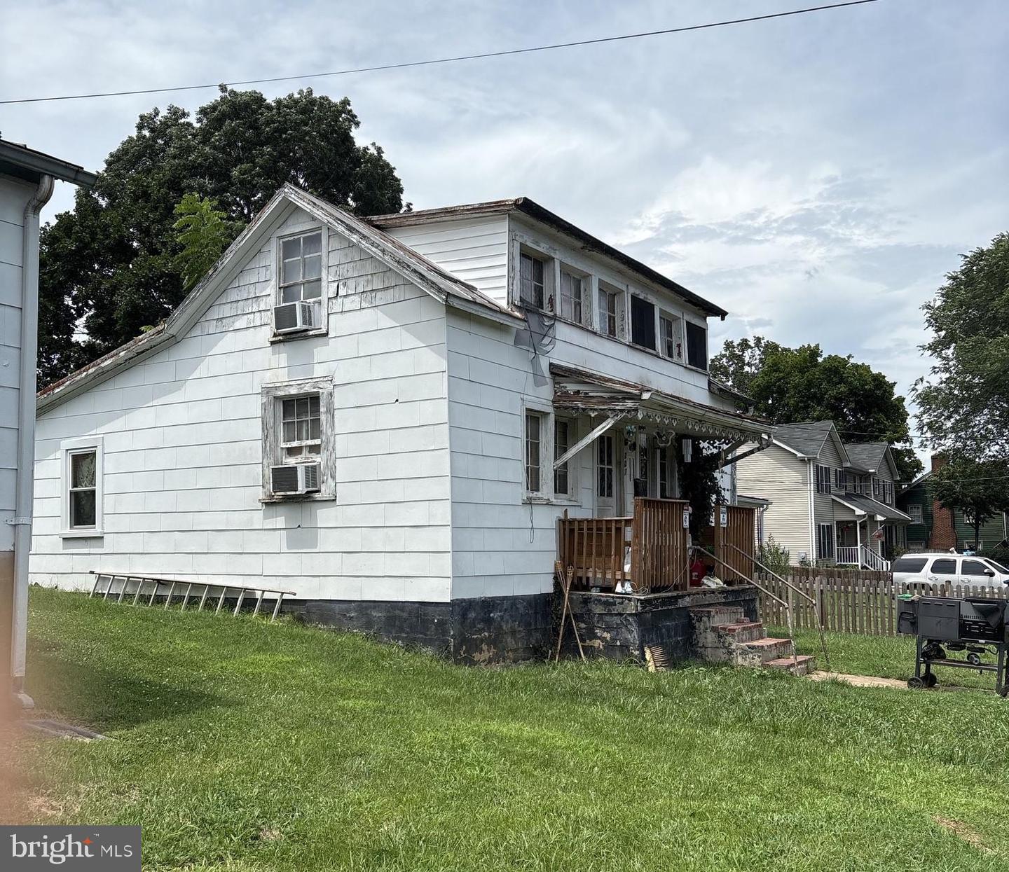 231 MOSBY LN, FRONT ROYAL, Virginia 22630, 2 Bedrooms Bedrooms, ,1 BathroomBathrooms,Residential,For sale,231 MOSBY LN,VAWR2011756 MLS # VAWR2011756