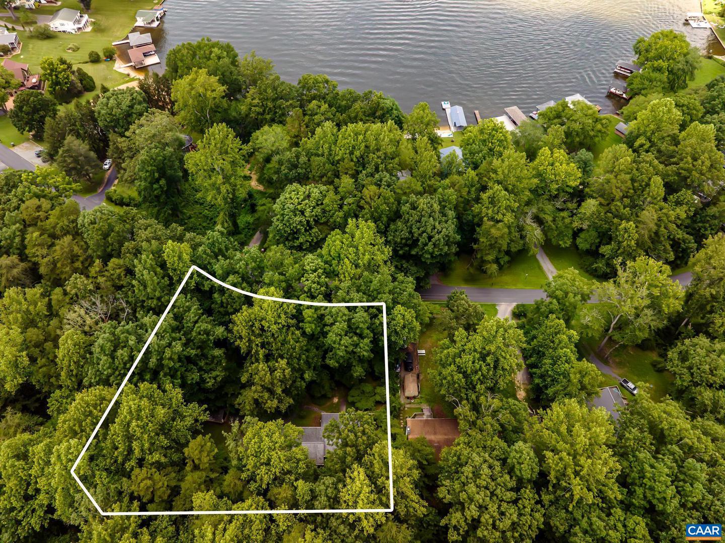 2011 S LAKESHORE DR, LOUISA, Virginia 23093, 4 Bedrooms Bedrooms, ,2 BathroomsBathrooms,Residential,For sale,2011 S LAKESHORE DR,666964 MLS # 666964