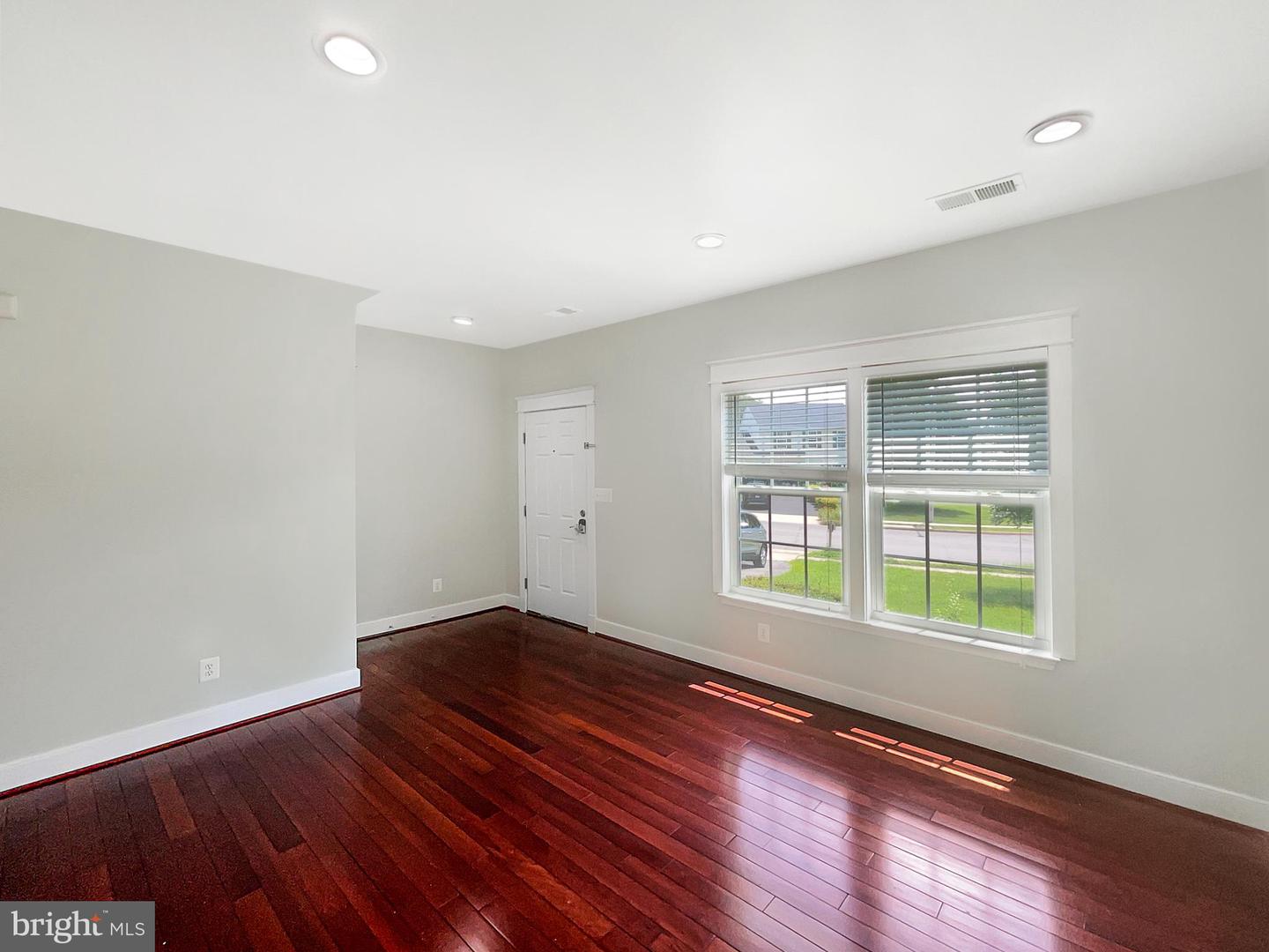 2641 MYRTLEWOOD DR, DUMFRIES, Virginia 22026, 4 Bedrooms Bedrooms, ,3 BathroomsBathrooms,Residential,For sale,2641 MYRTLEWOOD DR,VAPW2099688 MLS # VAPW2099688