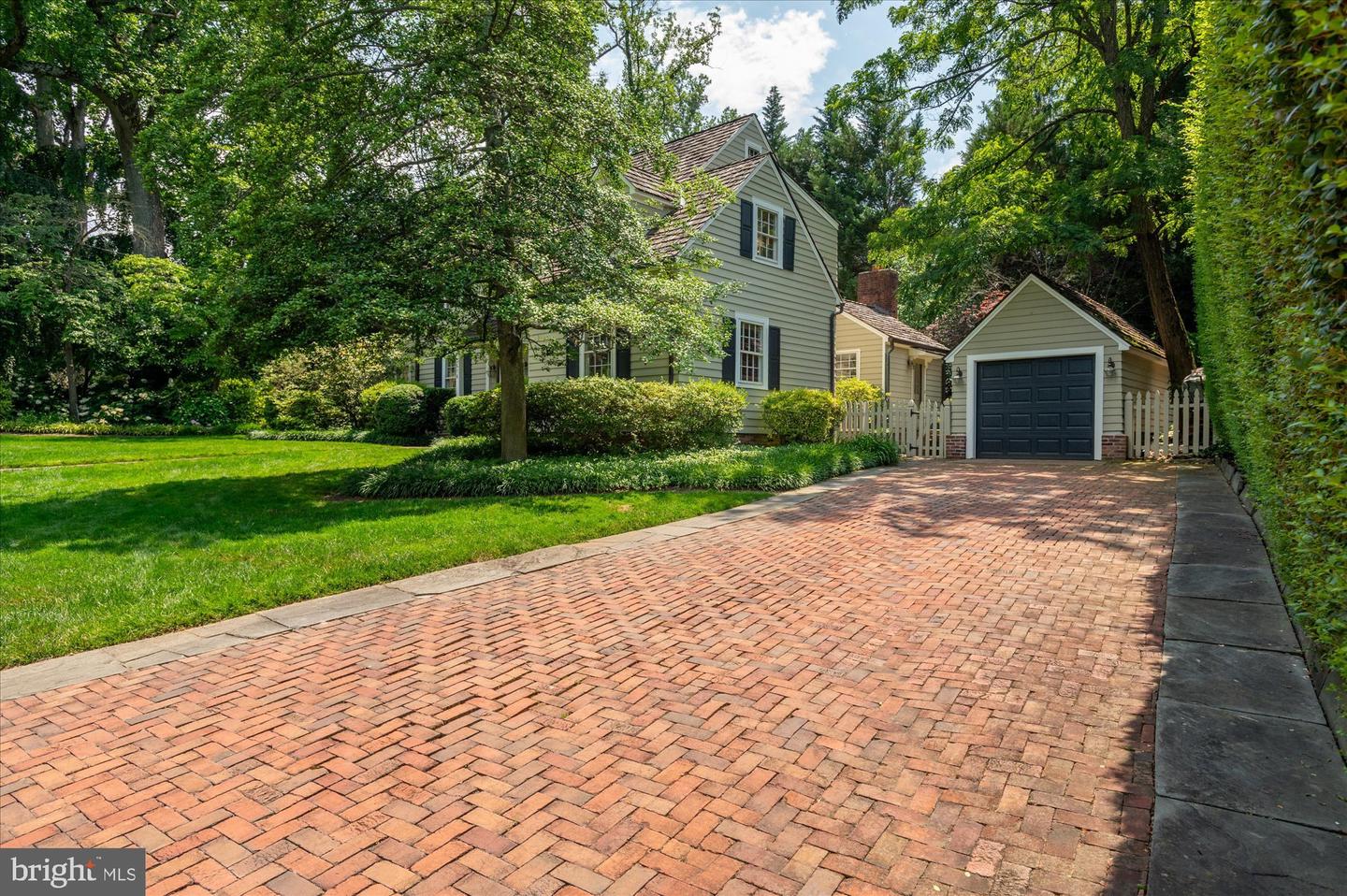 3614 N ABINGDON ST, ARLINGTON, Virginia 22207, 4 Bedrooms Bedrooms, ,3 BathroomsBathrooms,Residential,For sale,3614 N ABINGDON ST,VAAR2061164 MLS # VAAR2061164