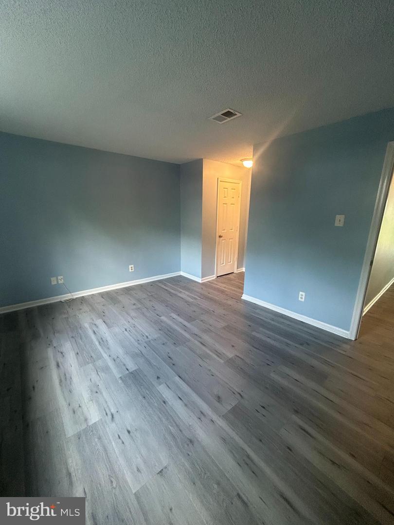 12113 GREENWAY CT #101, FAIRFAX, Virginia 22033, 3 Bedrooms Bedrooms, ,2 BathroomsBathrooms,Residential,For sale,12113 GREENWAY CT #101,VAFX2203976 MLS # VAFX2203976