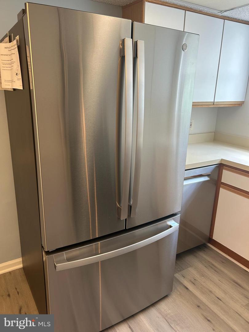 12113 GREENWAY CT #101, FAIRFAX, Virginia 22033, 3 Bedrooms Bedrooms, ,2 BathroomsBathrooms,Residential,For sale,12113 GREENWAY CT #101,VAFX2203976 MLS # VAFX2203976