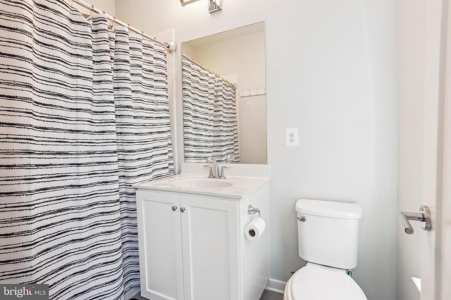 415 BICKSLER SQ SE, LEESBURG, Virginia 20175, 4 Bedrooms Bedrooms, ,4 BathroomsBathrooms,Residential,For sale,415 BICKSLER SQ SE,VALO2086854 MLS # VALO2086854