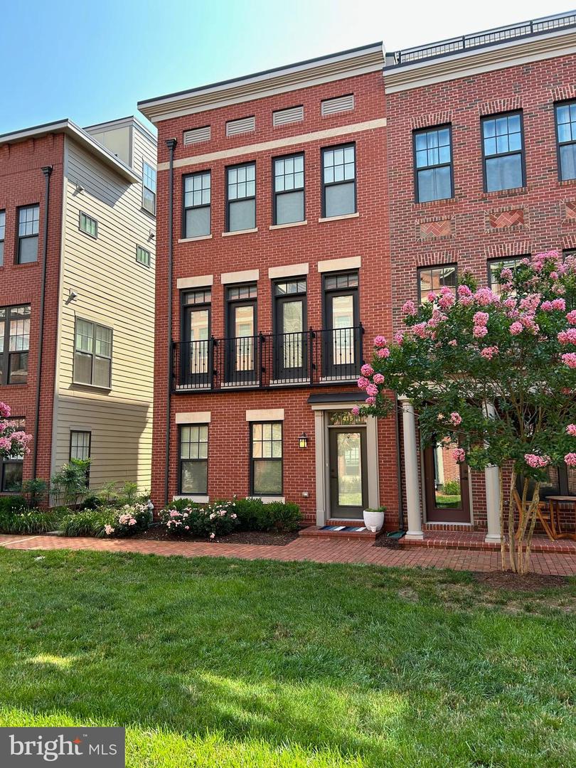 415 BICKSLER SQ SE, LEESBURG, Virginia 20175, 4 Bedrooms Bedrooms, ,4 BathroomsBathrooms,Residential,For sale,415 BICKSLER SQ SE,VALO2086854 MLS # VALO2086854