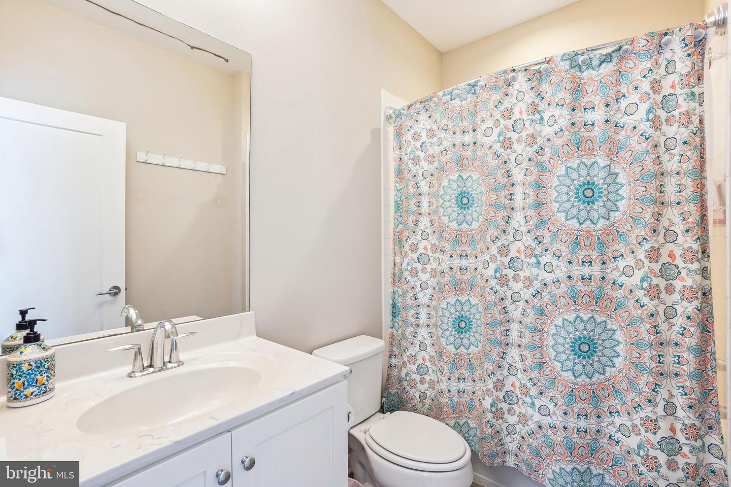 415 BICKSLER SQ SE, LEESBURG, Virginia 20175, 4 Bedrooms Bedrooms, ,4 BathroomsBathrooms,Residential,For sale,415 BICKSLER SQ SE,VALO2086854 MLS # VALO2086854