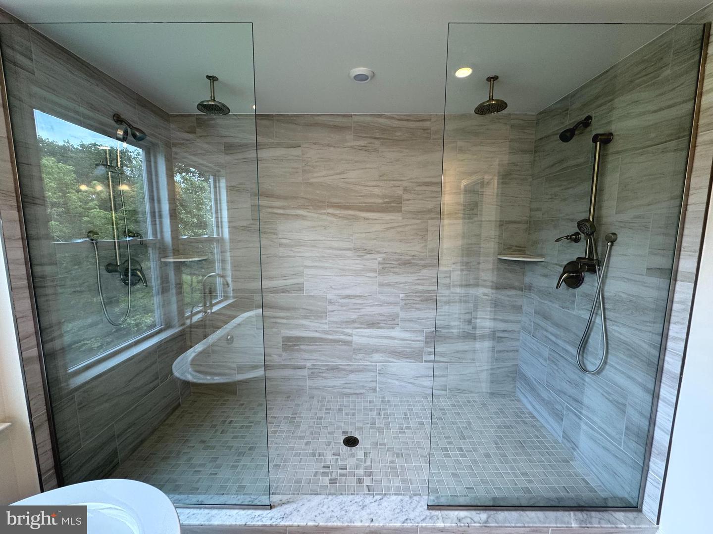 9100 PINEY MOUNTAIN, WARRENTON, Virginia 20186, 4 Bedrooms Bedrooms, ,3 BathroomsBathrooms,Residential,For sale,9100 PINEY MOUNTAIN,VAFQ2015792 MLS # VAFQ2015792