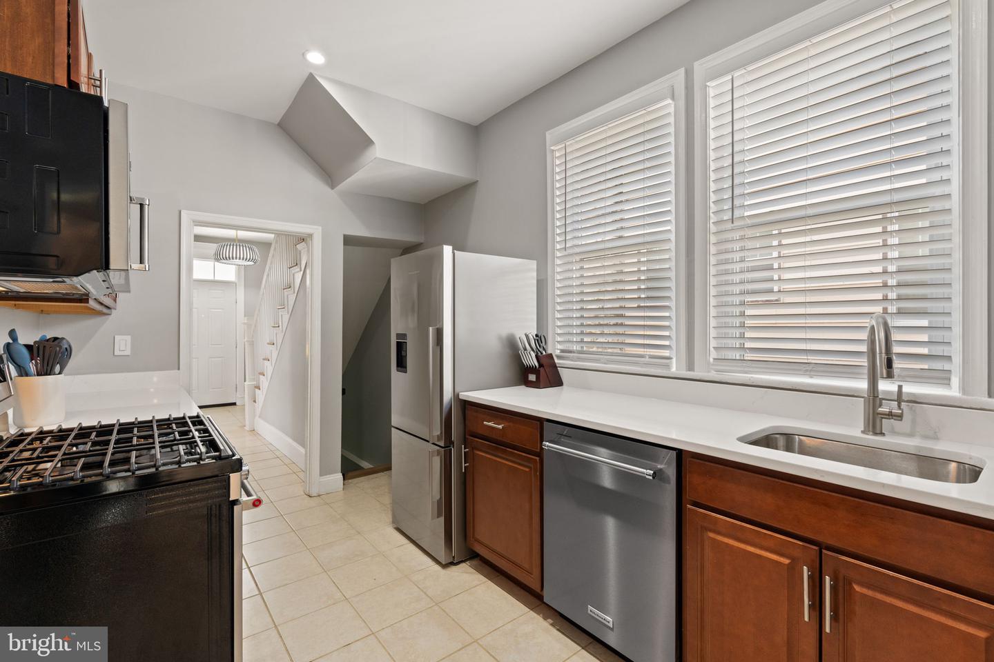 2804 MYRTLE AVE NE, WASHINGTON, District Of Columbia 20018, 3 Bedrooms Bedrooms, ,3 BathroomsBathrooms,Residential,For sale,2804 MYRTLE AVE NE,DCDC2191398 MLS # DCDC2191398