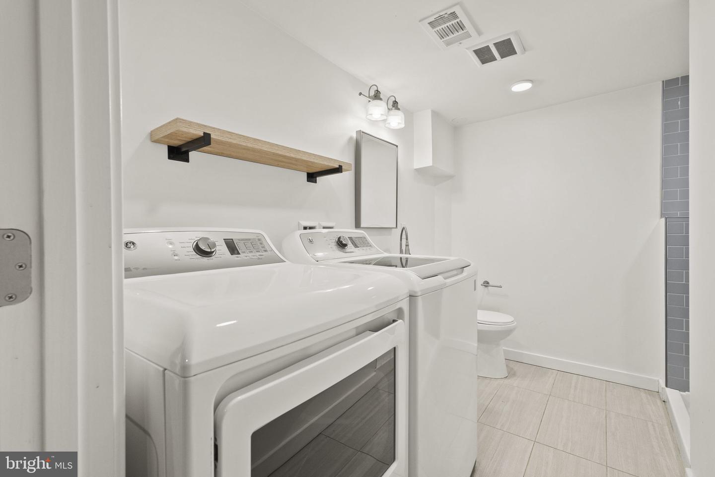 2804 MYRTLE AVE NE, WASHINGTON, District Of Columbia 20018, 3 Bedrooms Bedrooms, ,3 BathroomsBathrooms,Residential,For sale,2804 MYRTLE AVE NE,DCDC2191398 MLS # DCDC2191398