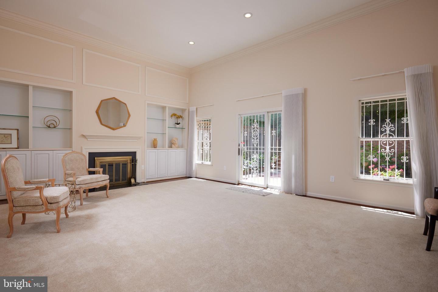 2712 UNICORN LN NW, WASHINGTON, District Of Columbia 20015, 4 Bedrooms Bedrooms, ,3 BathroomsBathrooms,Residential,For sale,2712 UNICORN LN NW,DCDC2192270 MLS # DCDC2192270