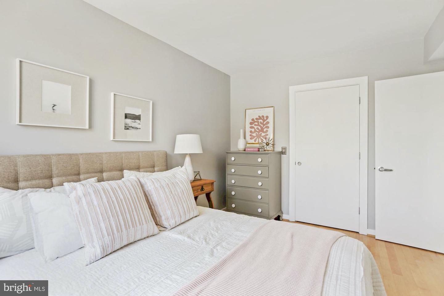 1000 NEW JERSEY AVE SE #516, WASHINGTON, District Of Columbia 20003, 1 Bedroom Bedrooms, ,1 BathroomBathrooms,Residential,For sale,1000 NEW JERSEY AVE SE #516,DCDC2193518 MLS # DCDC2193518