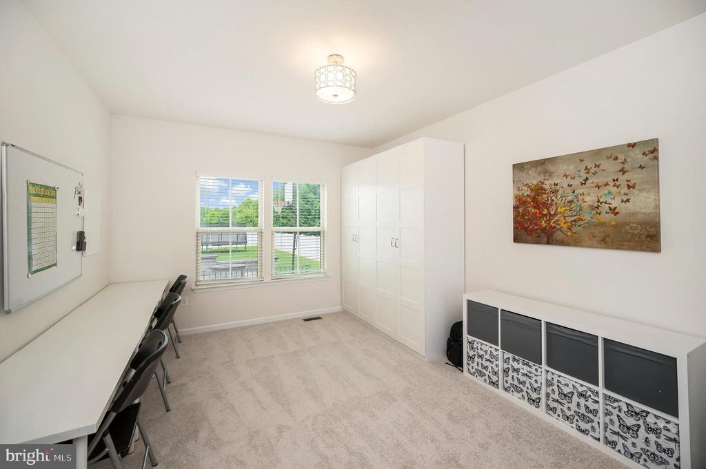 10512 NAPOLEON ST, FREDERICKSBURG, Virginia 22408, 4 Bedrooms Bedrooms, ,4 BathroomsBathrooms,Residential,10512 NAPOLEON ST,VASP2034664 MLS # VASP2034664