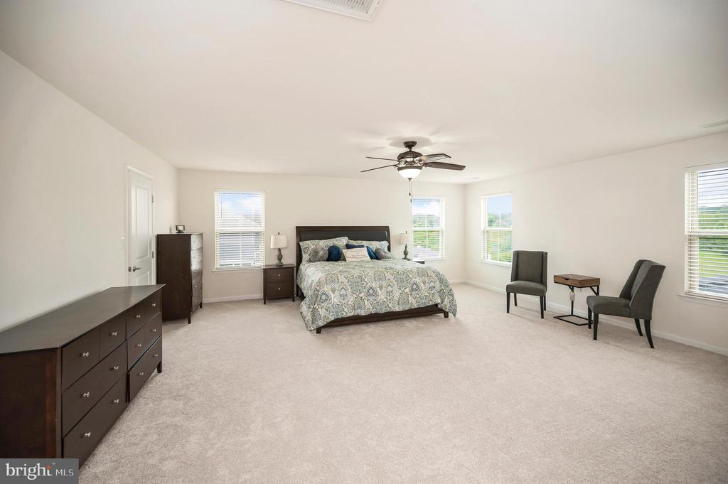 10512 NAPOLEON ST, FREDERICKSBURG, Virginia 22408, 4 Bedrooms Bedrooms, ,4 BathroomsBathrooms,Residential,10512 NAPOLEON ST,VASP2034664 MLS # VASP2034664