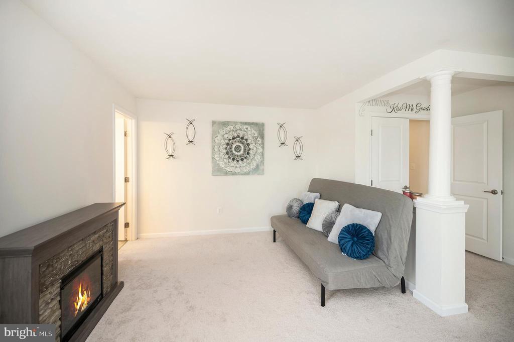 10512 NAPOLEON ST, FREDERICKSBURG, Virginia 22408, 4 Bedrooms Bedrooms, ,4 BathroomsBathrooms,Residential,10512 NAPOLEON ST,VASP2034664 MLS # VASP2034664